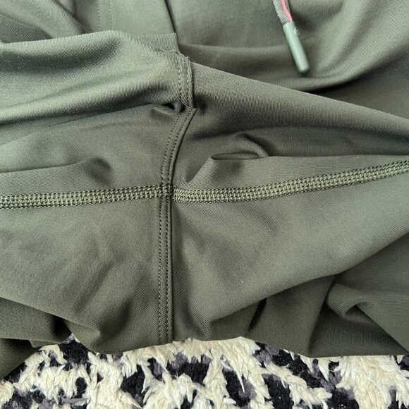 ❤️ Lululemon stretchy pants in forest green Size 6 G50 - Picture 14 of 15